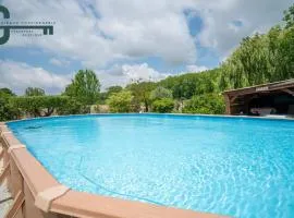 Séjour détente avec spa, piscine et sauna