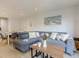 2 Putsborough - Luxury Apartment at Byron Woolacombe, only 4 minute walk to Woolacombe Beach!