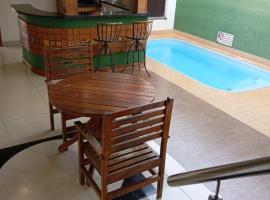 Mais Motel e Hotel，位于Adamantina的酒店