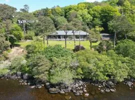 Caragh Lake House - Lakeside Escape and Sauna