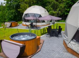 Glamp Mała Łąka Jacuzzi & Sauna Zakopane，位于扎科帕内的酒店