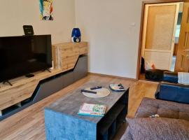 Stylish Apt, Free Parking, Near Center & Airport