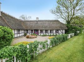 Nabol&oslash;s Rooms, near Munkebo, Kerteminde and Nyborg，位于Bovense的海滩酒店