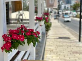 Family Hotel Ksamil，位于卡萨米尔的酒店