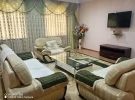 Habibi luxury apartment c 2 спальними 1 гостиная 1 ванная комната Имеется рядом парковка, Детская площадка, Салон красоты , Ателье ,Мини маркет, Аптека, Ресторан,