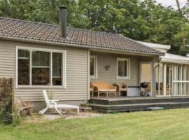 B&oslash;t&oslash;strand feriehus 90，位于博托比的别墅