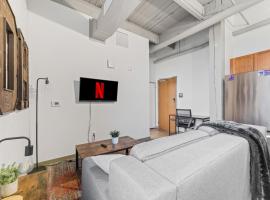 Downtown Loft l Cleveland l Parking l Cafe