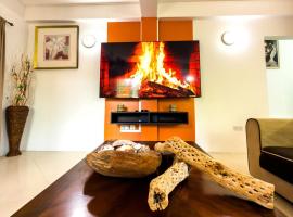 Urban Escape - 2Br 2Bth Condo in Reduit Rodney Bay, Gros Islet，位于格罗斯岛的酒店