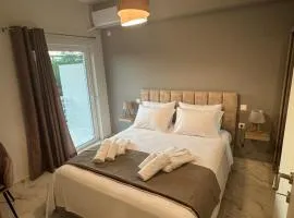 Blue Calm - Kalamos Seaside Studios