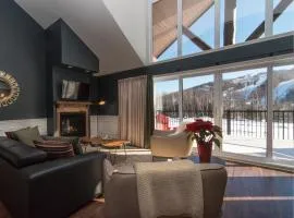 Luxurious suite with breathtaking views, ski in ski out