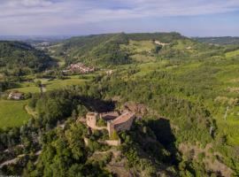 Torre del Barbagianni - Castello di Gropparello，位于Gropparello的酒店