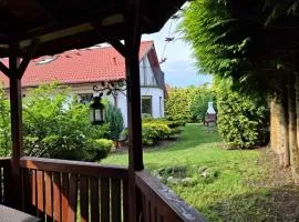 Biały Domek dla 6 osób oraz Domek Sternika dla 4 osób - jezioro, las, wiejski klimat