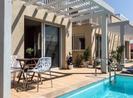 NA5 The Seaside Pool Villa，位于尼亚·卡利克拉提亚的酒店
