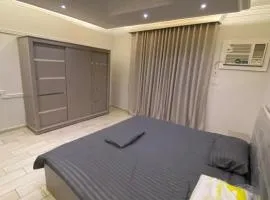 شقة خاصه مكونه من غرفتين وصاله وحمام ومطبخ