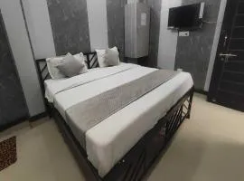 Hotel Sharvil Inn