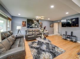 Patio and Yard Quiet Home in Chicago Area，位于南荷兰的酒店