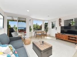 Gulf Island View Suite，位于彻梅纳斯的酒店