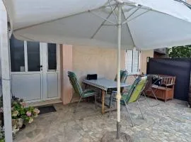 Apartments Mali Raj