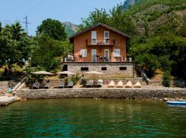 Borealis Guest House，位于Koman的酒店