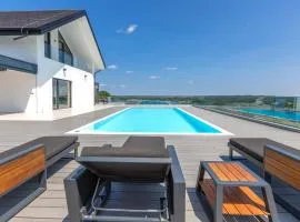 Amazing Apartment In Rogasovci