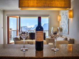 HOM I Edif Valle Blanco 3D2B jacuzzi SKI IN y OUT VB104，位于Lo Barnechea的酒店