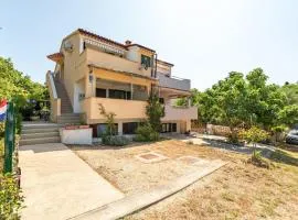 1 Bedroom Gorgeous Apartment In Potocnica