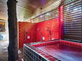 Super Hostel，位于暖武里府的酒店