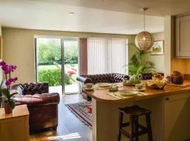 Swallowtail Lodge