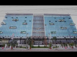 town square suites