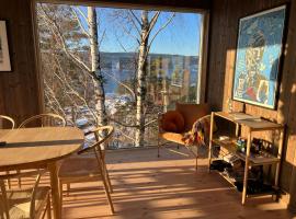 Traditional Cabin In Modern Drøbak，位于德勒巴克的酒店