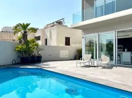 Villa Ixoria Unit 1 with Private Pool by ArcoBnb