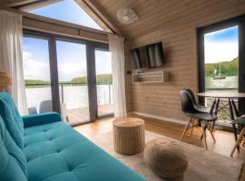 Domki na wodzie - Mazury，位于鲁恰内尼达的度假村