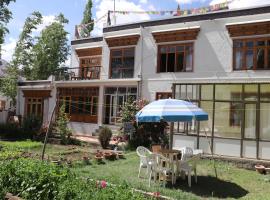 Nilza Guest House，位于列城的酒店