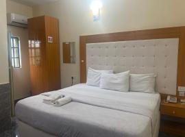Beamgate Hotels & Apartments, Abak Rd, Uyo，位于乌约的酒店