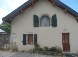 Maison entière avec vue magnifique，位于Chaumont的酒店