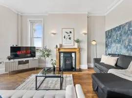 The Gatsby - A Stylish Seafront Stay in Worthing