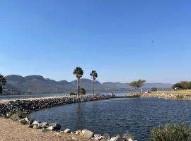 Hartbeespoort Dam Getaway Home，位于Kosmos的酒店