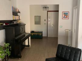 Penthouse in the historic center，位于布林迪西的酒店