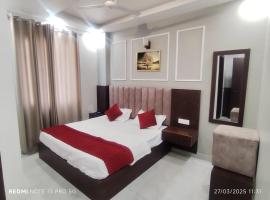 Hotel Neelkanth Stay，位于哈里瓦的酒店
