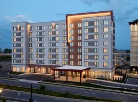 Hyatt Place Montreal Airport，位于多瓦尔的酒店