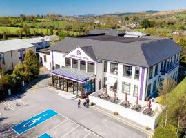 The Kenmare Bay Hotel & Luxury Lodges Resort，位于肯梅尔的酒店