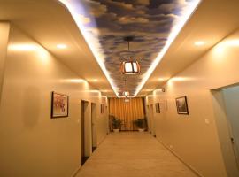 Hotel Kaanjee，位于Sīkar的酒店
