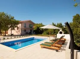 Holiday house Elizabeta near Imotski, private pool