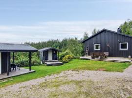 3 Bedroom Awesome Home In Marnardal，位于Marnardal的酒店