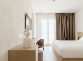 Maison Sirolo，位于锡罗洛的带泳池的酒店