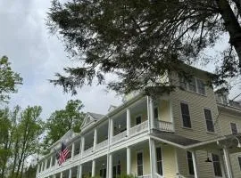 The Balsam Mountain Inn