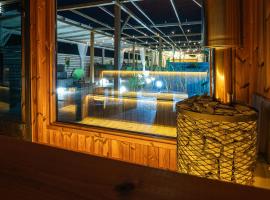 Old Tree Home & Restaurant，位于奥斯威辛的酒店