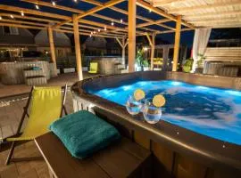 Old Tree Village & Restaurant