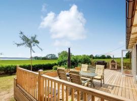 Awesome Home In Harlösa With Lake View，位于Harlösa的酒店
