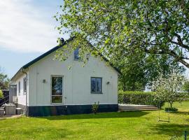 Gorgeous Home In Gärsnäs With Wifi，位于Gärsnäs的酒店